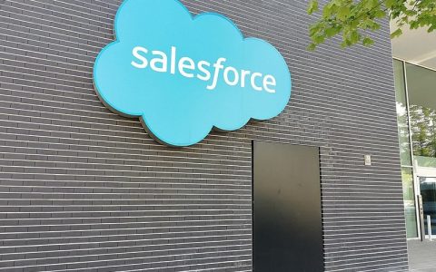 Salesforce 股价盘后暴跌，因自 2006 年以来首次盈利低于预期