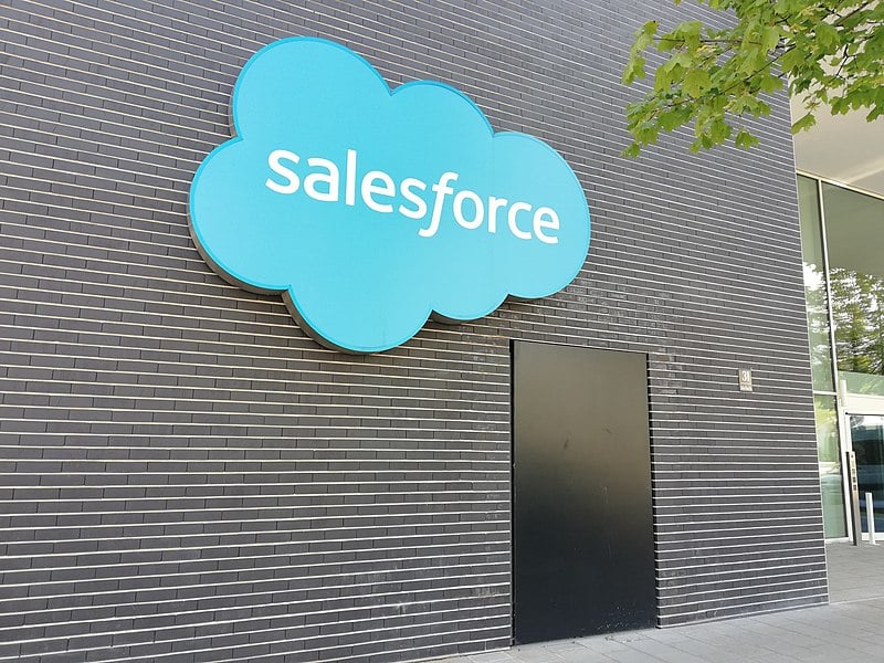 Salesforce 股价盘后暴跌，因自 2006 年以来首次盈利低于预期